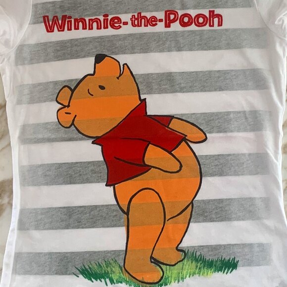 Disney Couture: Junior's Winnie the Pooh -  T-Shirt - NWT - Picture 1 of 5
